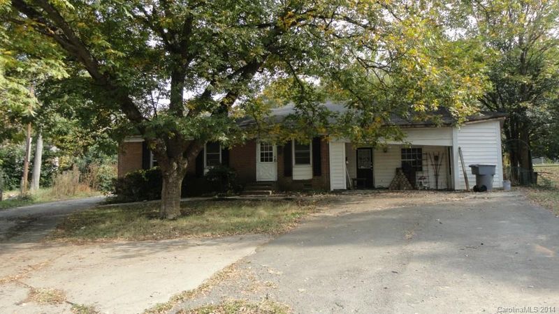 331 Barrymore Dr, Charlotte, NC 28213