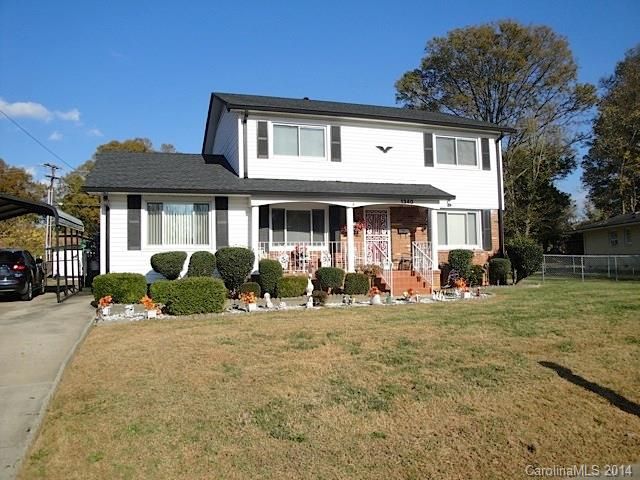 1340 Squirrel Hill Rd, Charlotte, NC 28213