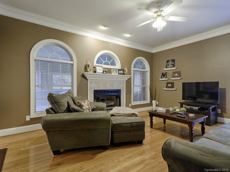 5821 Crown Hill Dr, Mint Hill, NC 28227