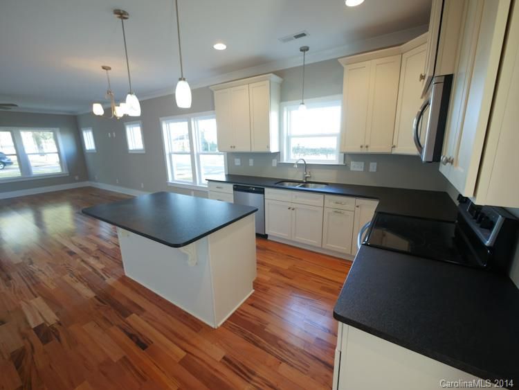 701 E 26th St, Charlotte, NC 28205