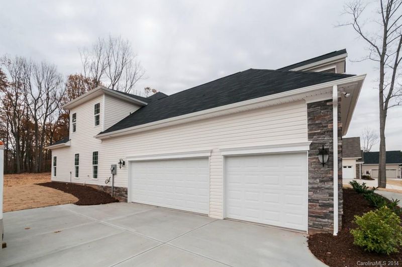 132 Hawks Landing Dr, Troutman, NC 28166