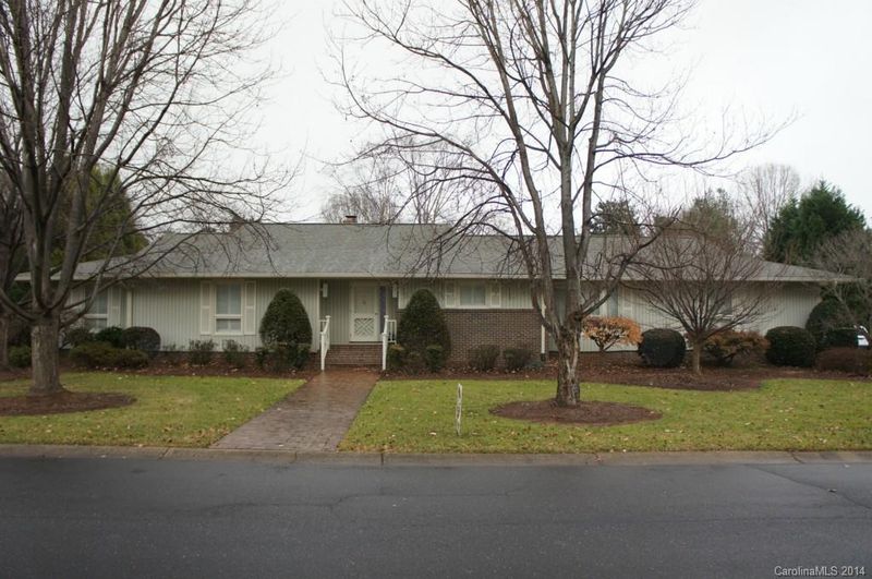 3636 E Club Colony Dr, Gastonia, NC 28056