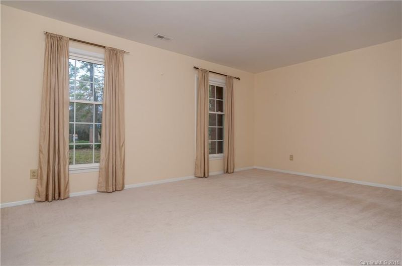 1307 Rock Point Rd, Charlotte, NC 28270