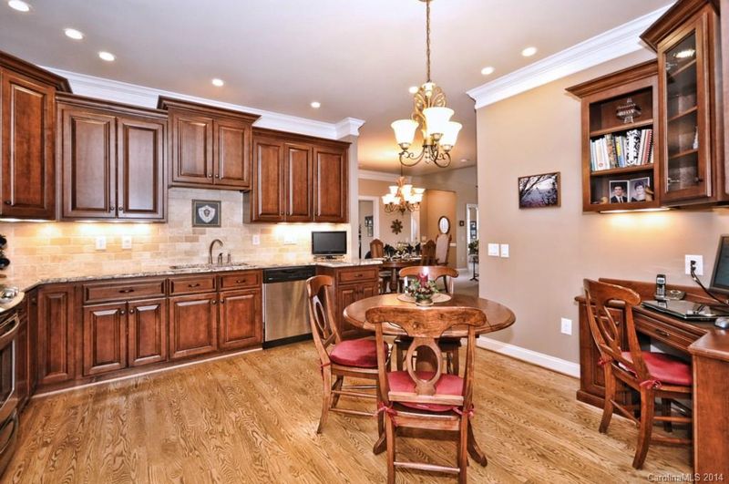 2227 Castle Ct #11-D, Matthews, NC 28105
