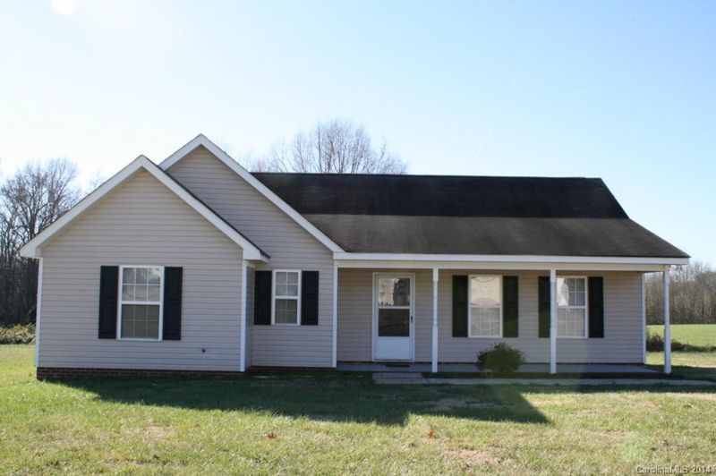 915 Pondside Dr, Wingate, NC 28174