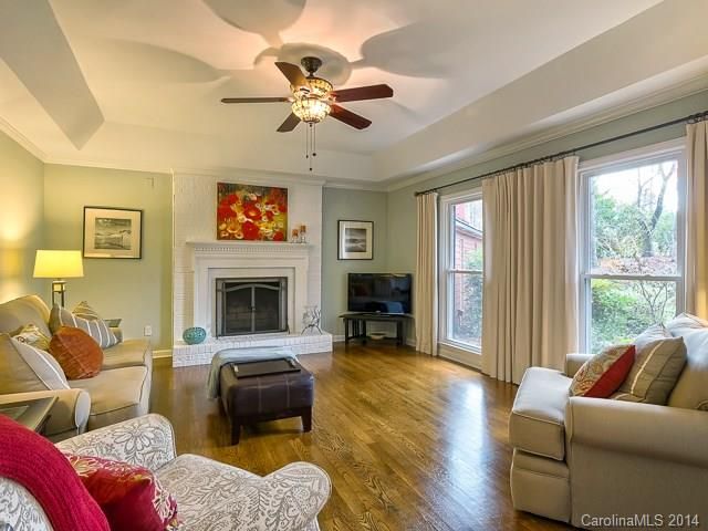 8212 Tuckalake Dr, Charlotte, NC 28215