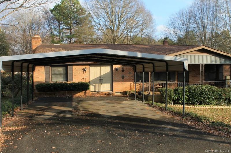 911 Ford Dr, Lowell, NC 28098