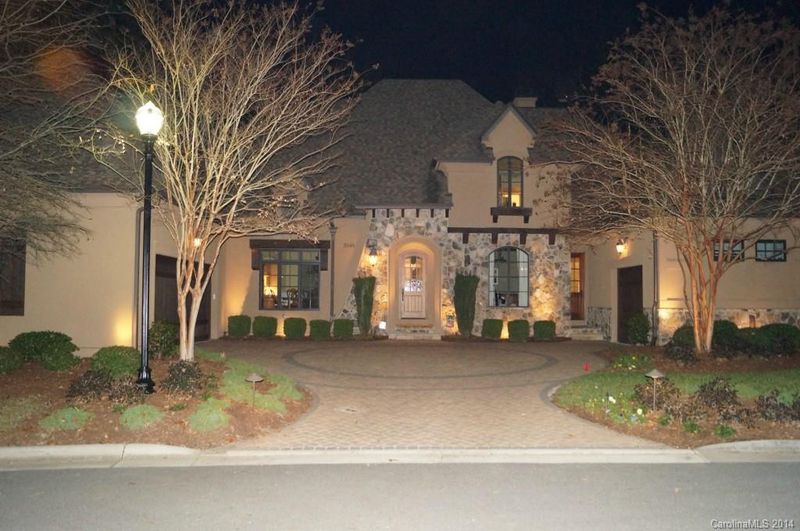 3546 Sharon View Rd, Charlotte, NC 28210