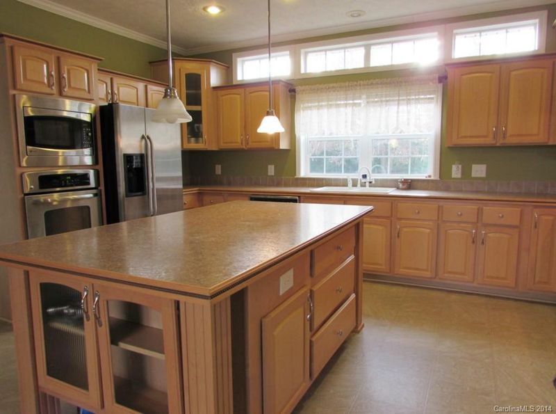 6028 Frazier Dr, Davidson, NC 28036