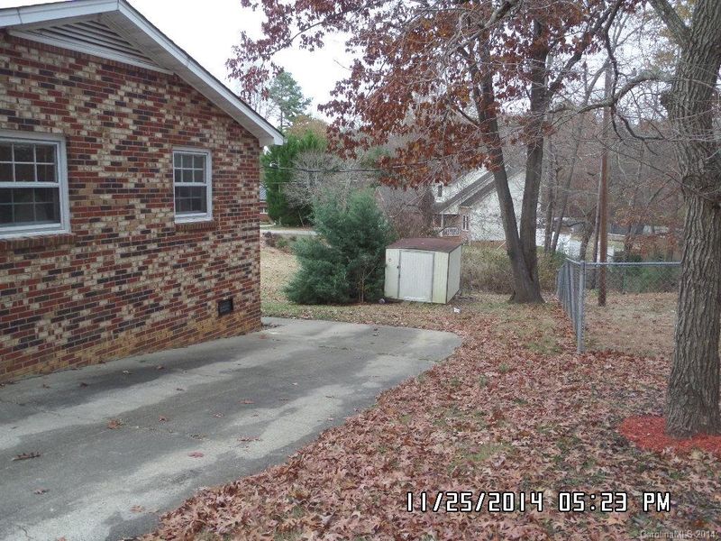 301 Buckskin Dr, Gastonia, NC 28052