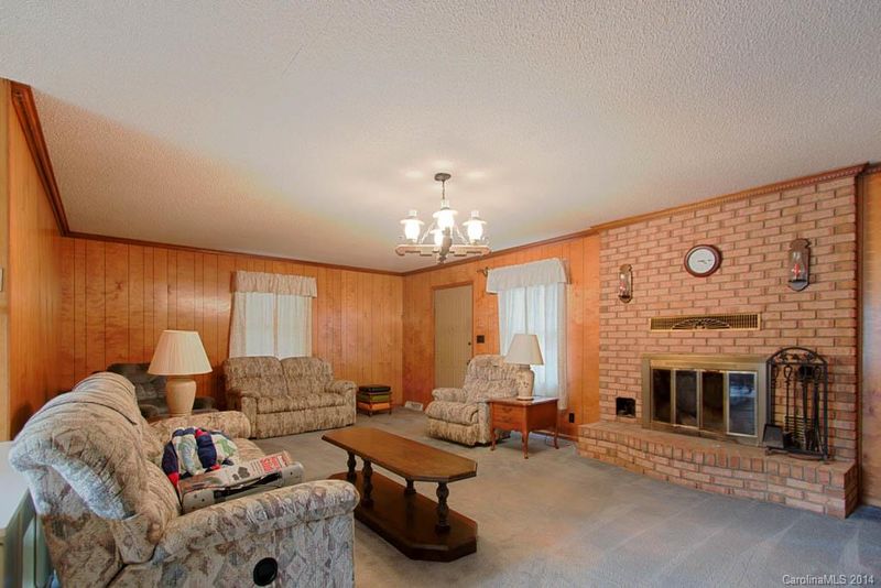 129 Greendale Dr, Mount Holly, NC 28120