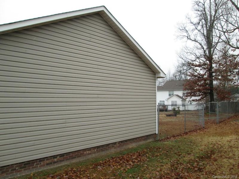 1905 Central Dr, Kannapolis, NC 28083
