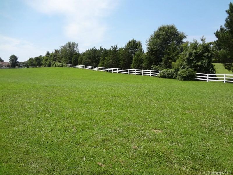 1 - 2 New Town Rd, Waxhaw, NC 28173