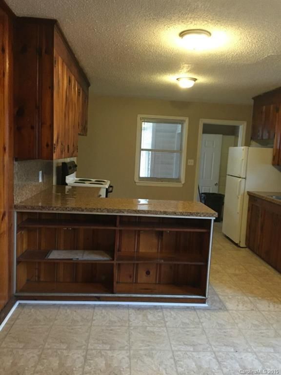 920 Crestmere St #3, Charlotte, NC 28208