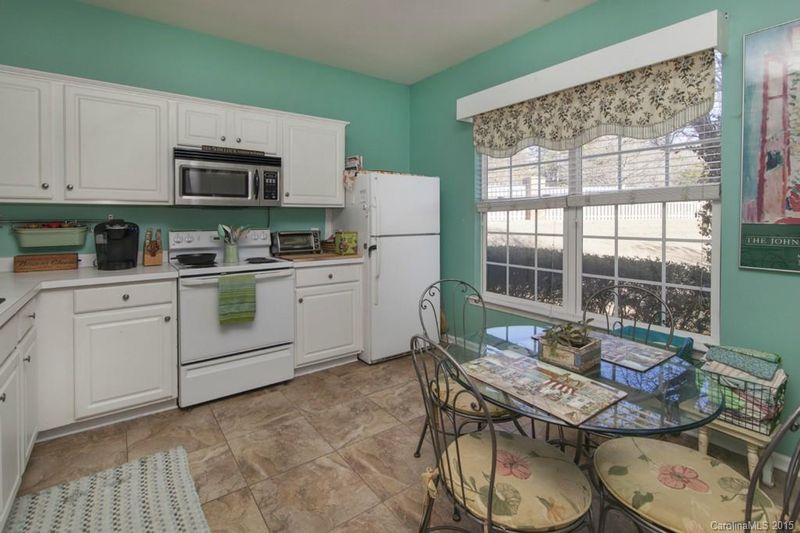 3227 Mannington Dr #19f, Charlotte, NC 28270