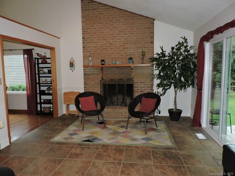 4077 Lake Shore Rd, Denver, NC 28037
