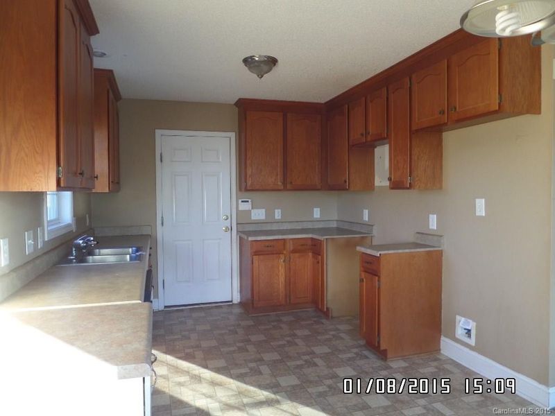 5316 Oak Tree Dr, Gastonia, NC 28052