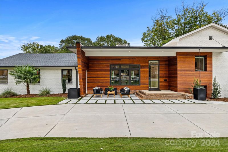 3935 Barclay Downs Dr, Charlotte, NC 28209