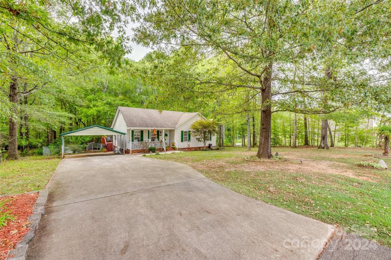 163 Scotch Pine Dr, York, SC 29745