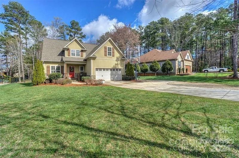 8075 Hagers Ferry Rd, Denver, NC 28037