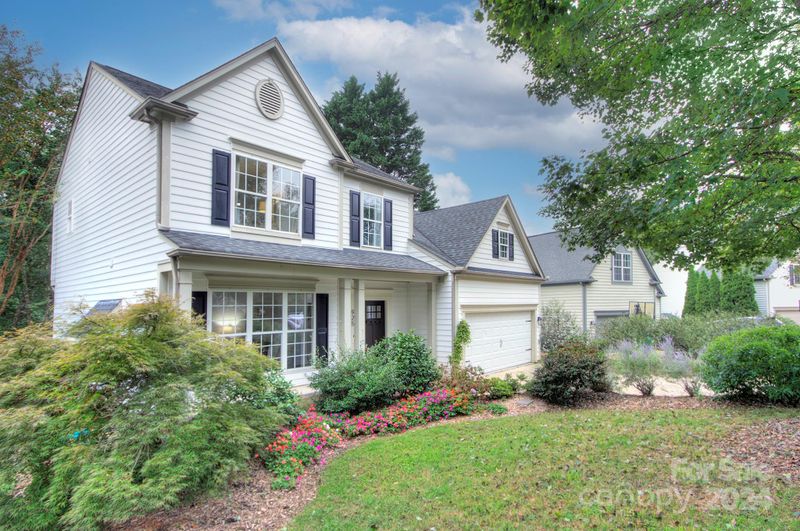 925 Clearbrook Rd, Matthews, NC 28105