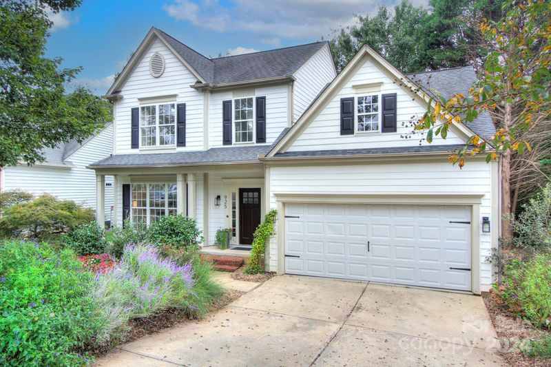 925 Clearbrook Rd, Matthews, NC 28105