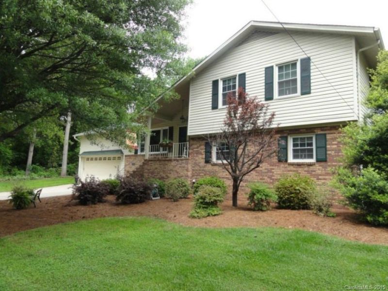 610 Owens Dr, Gastonia, NC 28054