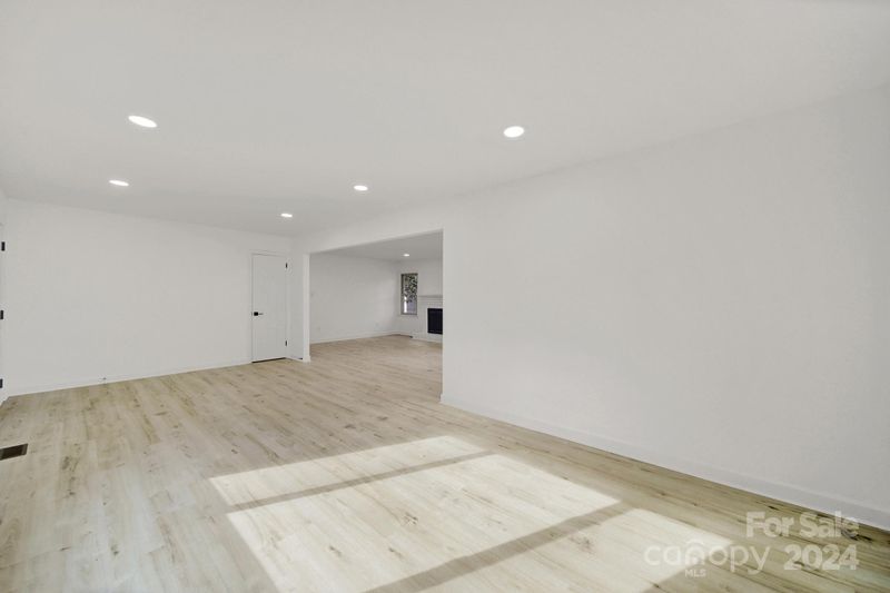 619 Fieldstone Rd, Mooresville, NC 28115