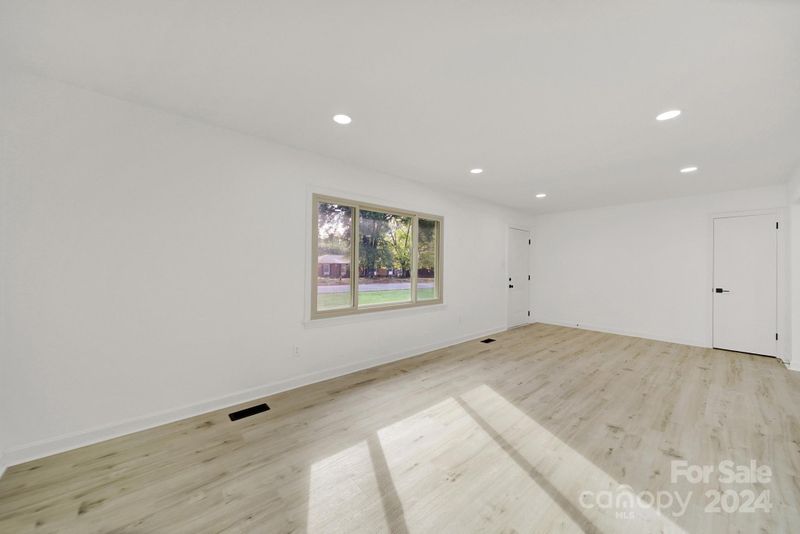 619 Fieldstone Rd, Mooresville, NC 28115
