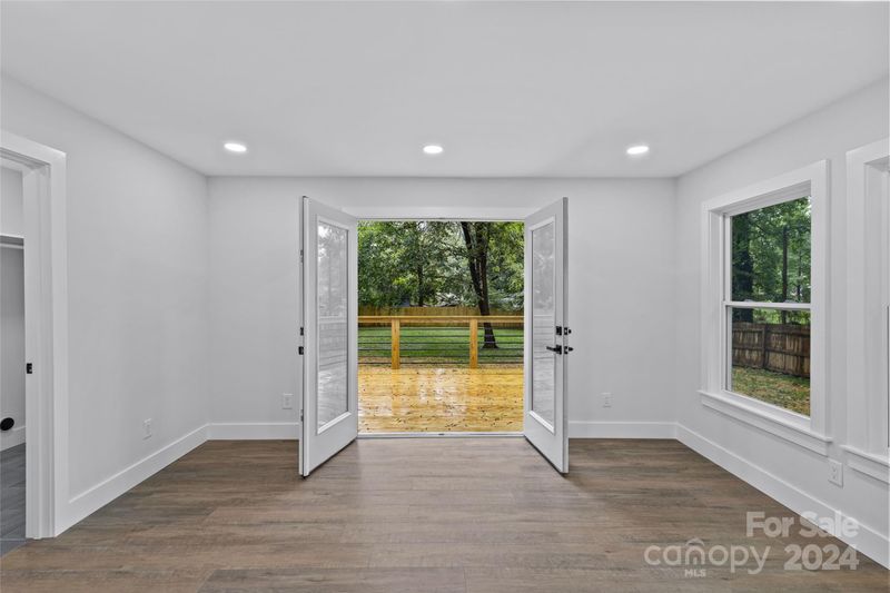 5745 Ruth Dr, Charlotte, NC 28215
