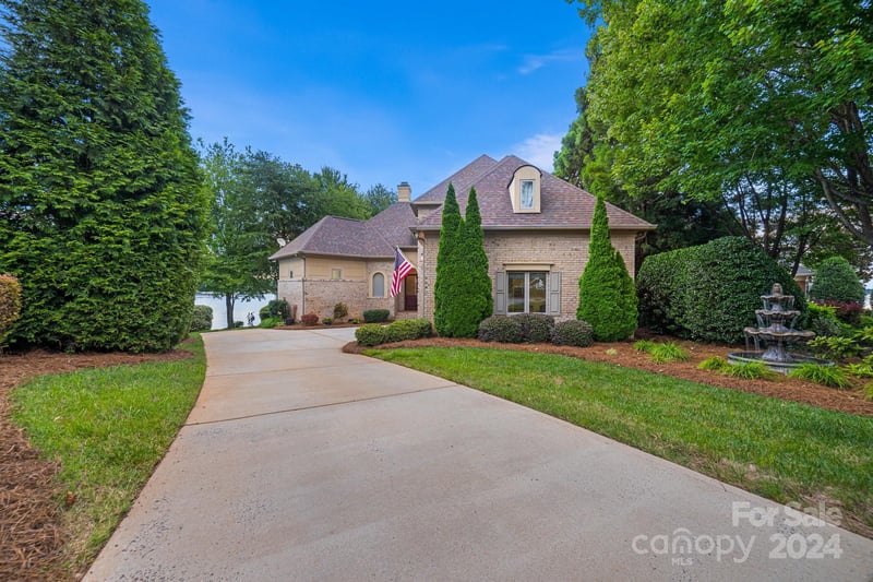 18102 Watercraft Pl, Cornelius, NC 28031