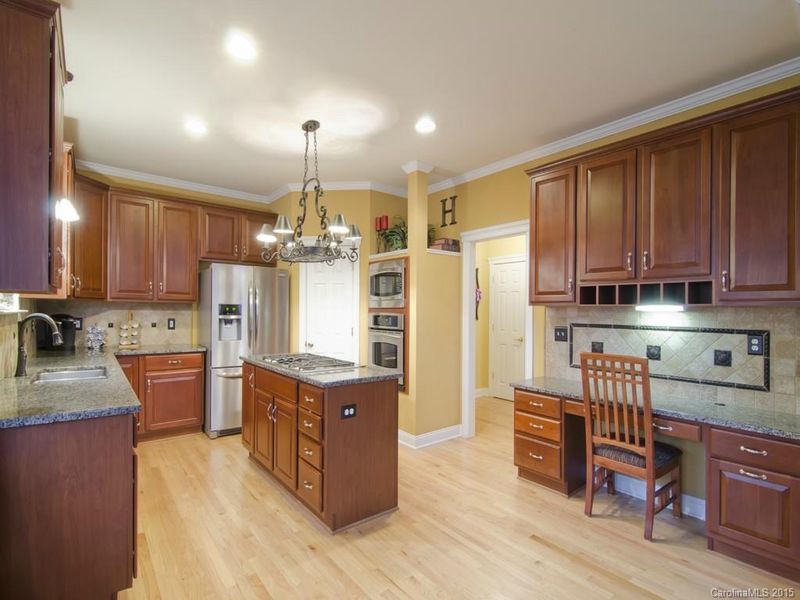 10639 Devonshire Dr, Huntersville, NC 28078