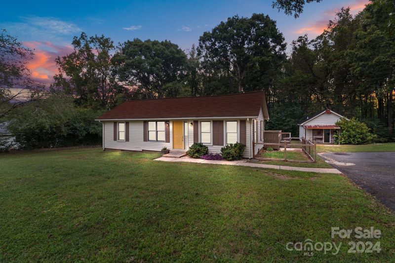902 Oval St, Kannapolis, NC 28081