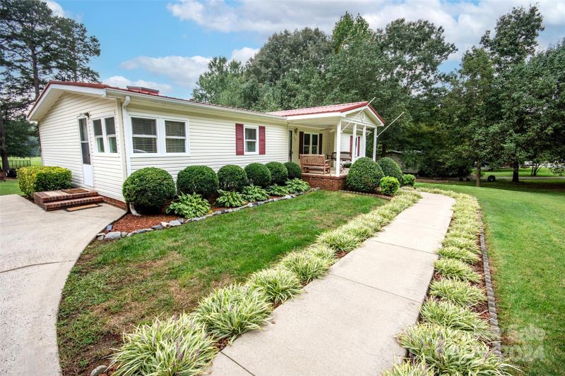 149 Springdale Acres Dr, Mooresville, NC 28115