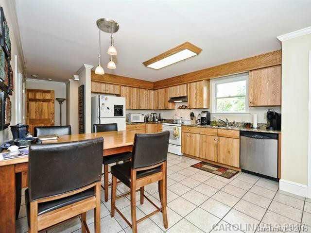 668 Perry Rd, Troutman, NC 28166