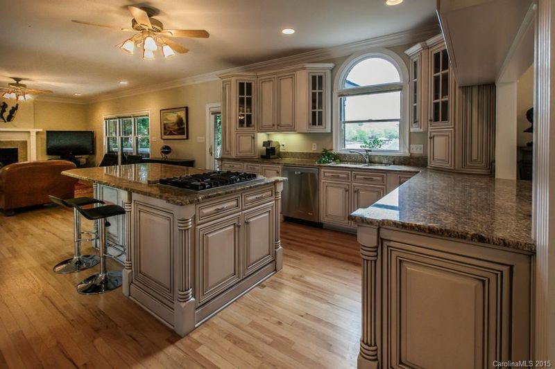 1194 Eaglecrest Dr, Stanley, NC 28164