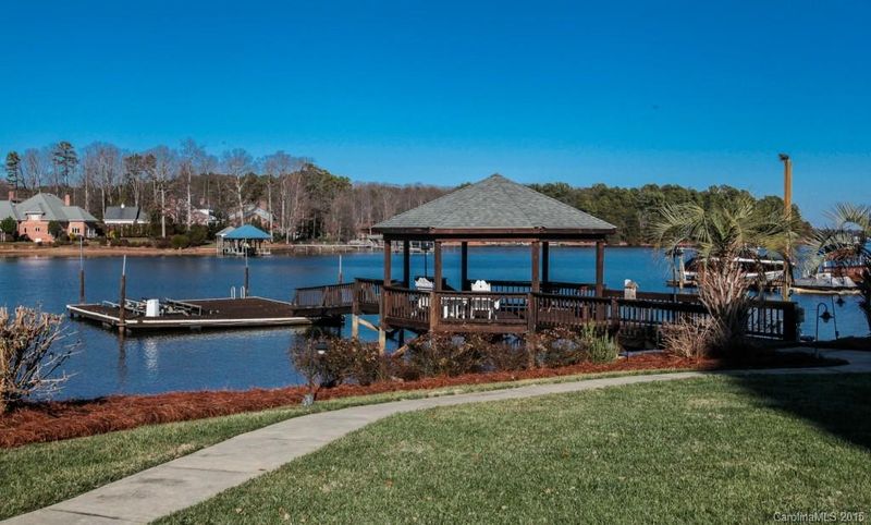 1194 Eaglecrest Dr, Stanley, NC 28164