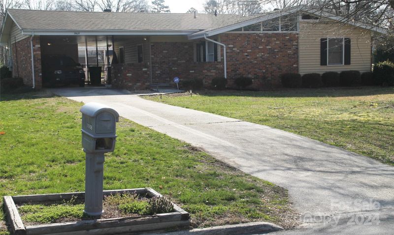 1908 Echo Ln, Gastonia, NC 28052
