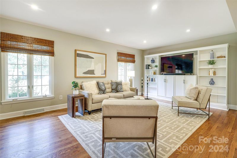 6619 Lancer Dr, Charlotte, NC 28226