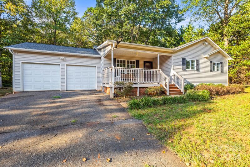 1886 Red Berry Ln, Conover, NC 28613