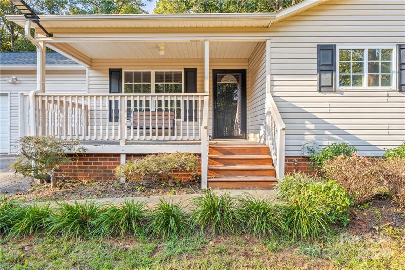 1886 Red Berry Ln, Conover, NC 28613
