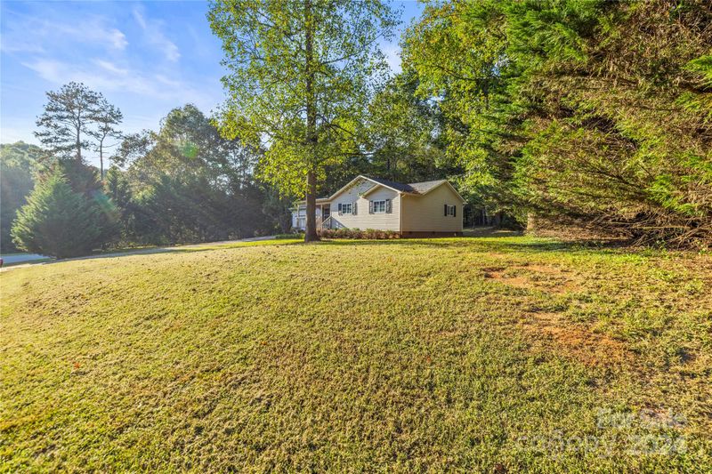 1886 Red Berry Ln, Conover, NC 28613