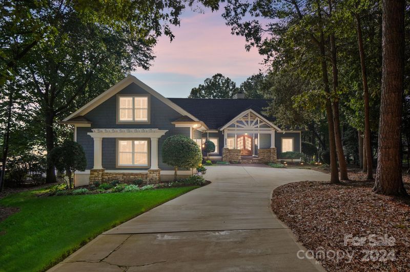 4624 Sierra View Dr, Denver, NC 28037