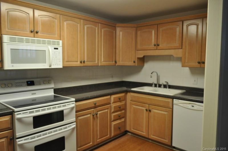 1300 Reece Rd #207, Charlotte, NC 28209
