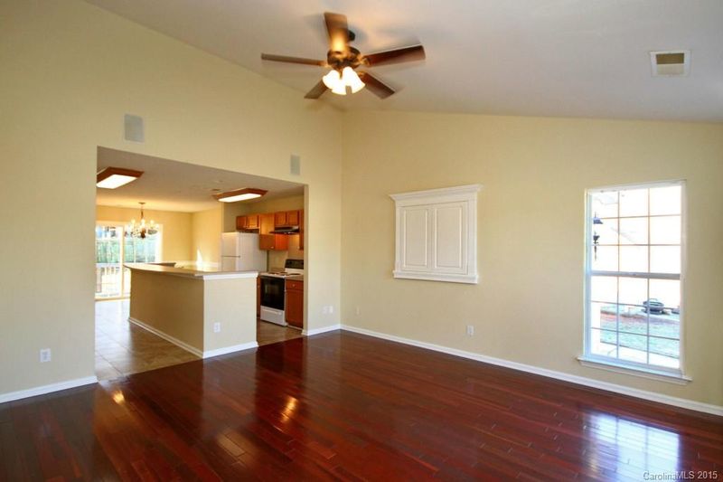 114 Everett Park Dr #121, Mooresville, NC 28115