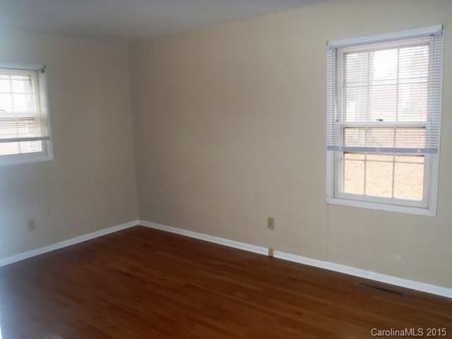 1314 Poplar Cir, Newton, NC 28658