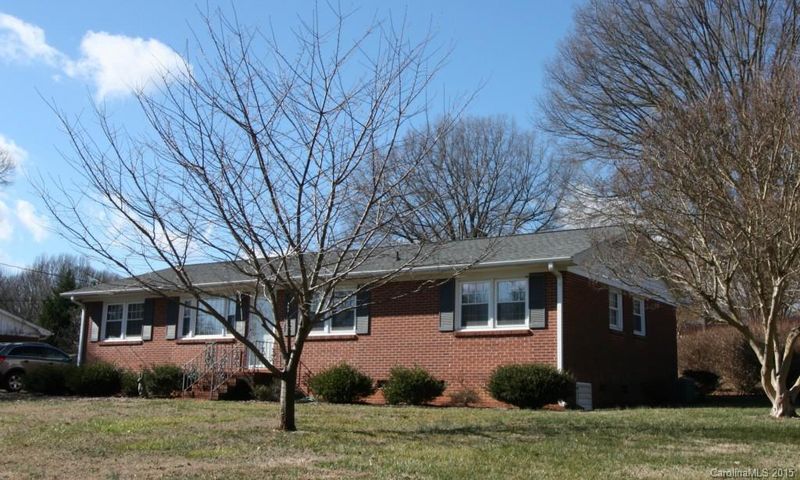 2138 E Lee St, Gastonia, NC 28054