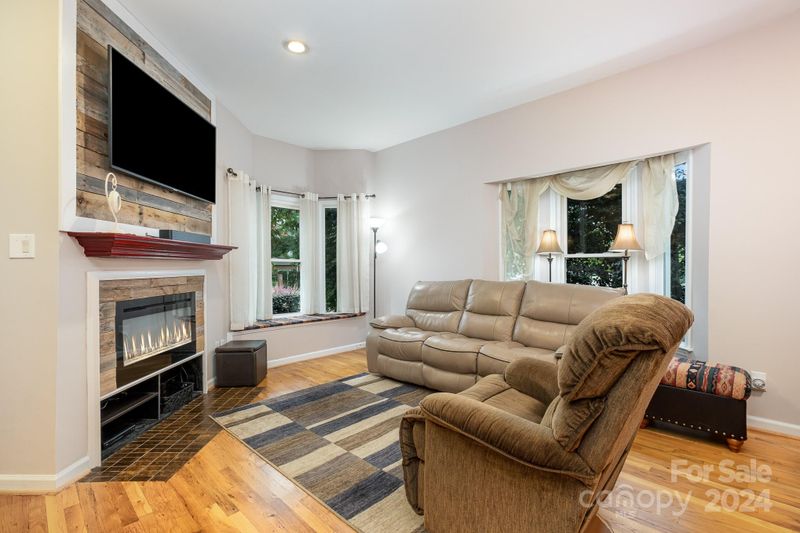 324 W 10th St, Charlotte, NC 28202