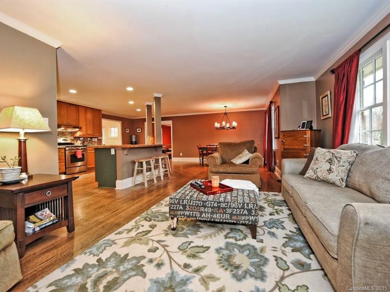 4037 Sharon View Rd, Charlotte, NC 28226