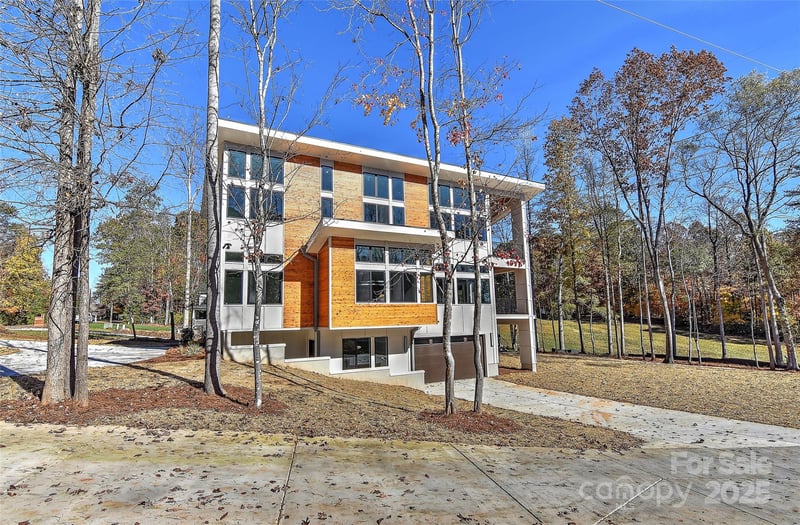 569 Evergreen Rd, Clover, SC 29710